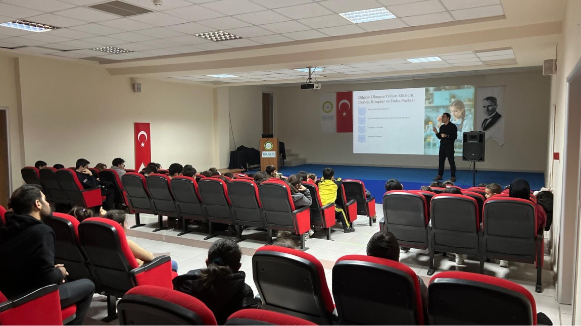 Geleceğin Bilim İnsanlarıyla Söyleşi Konulu Konferans Düzenlendi
